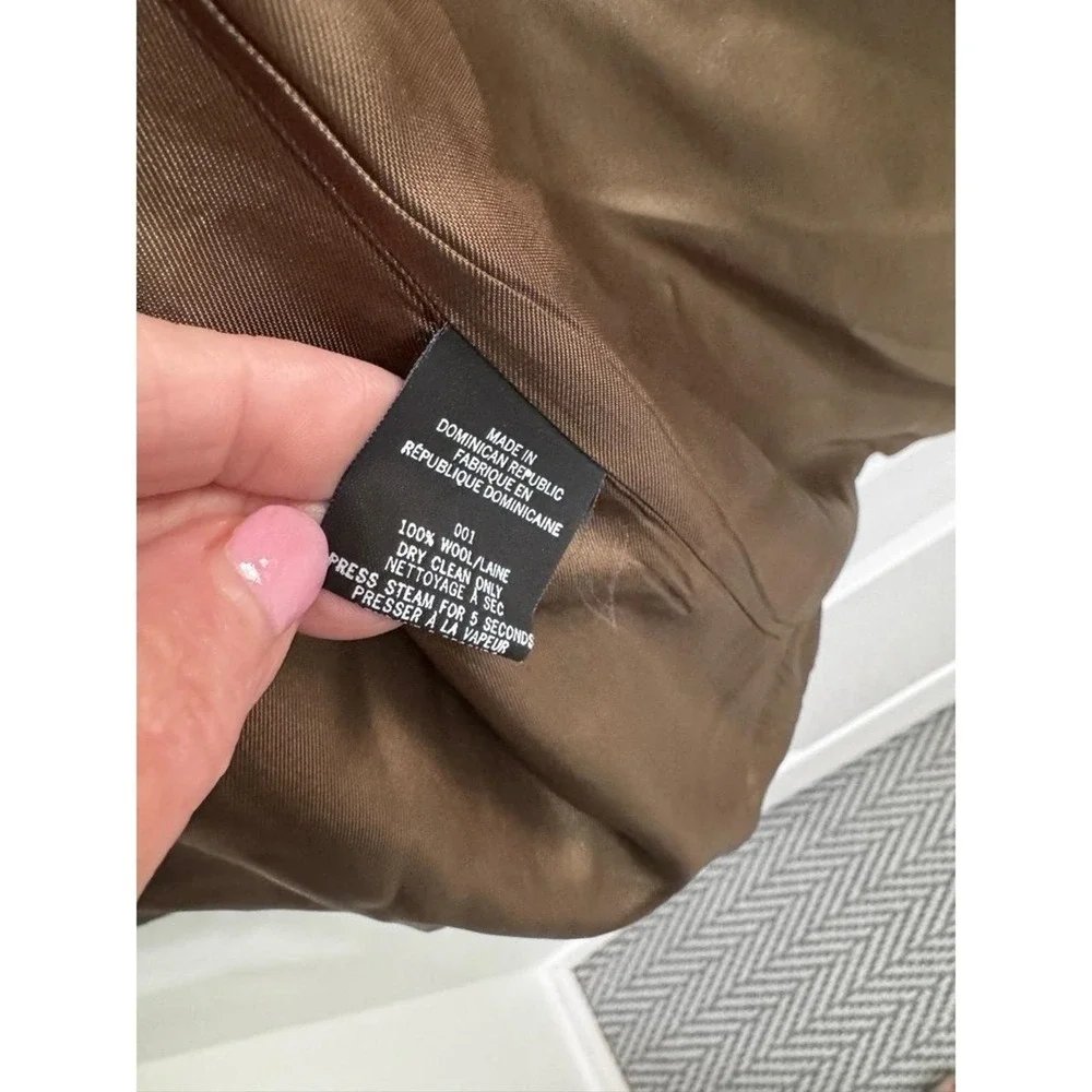 Bachrach herringbone button